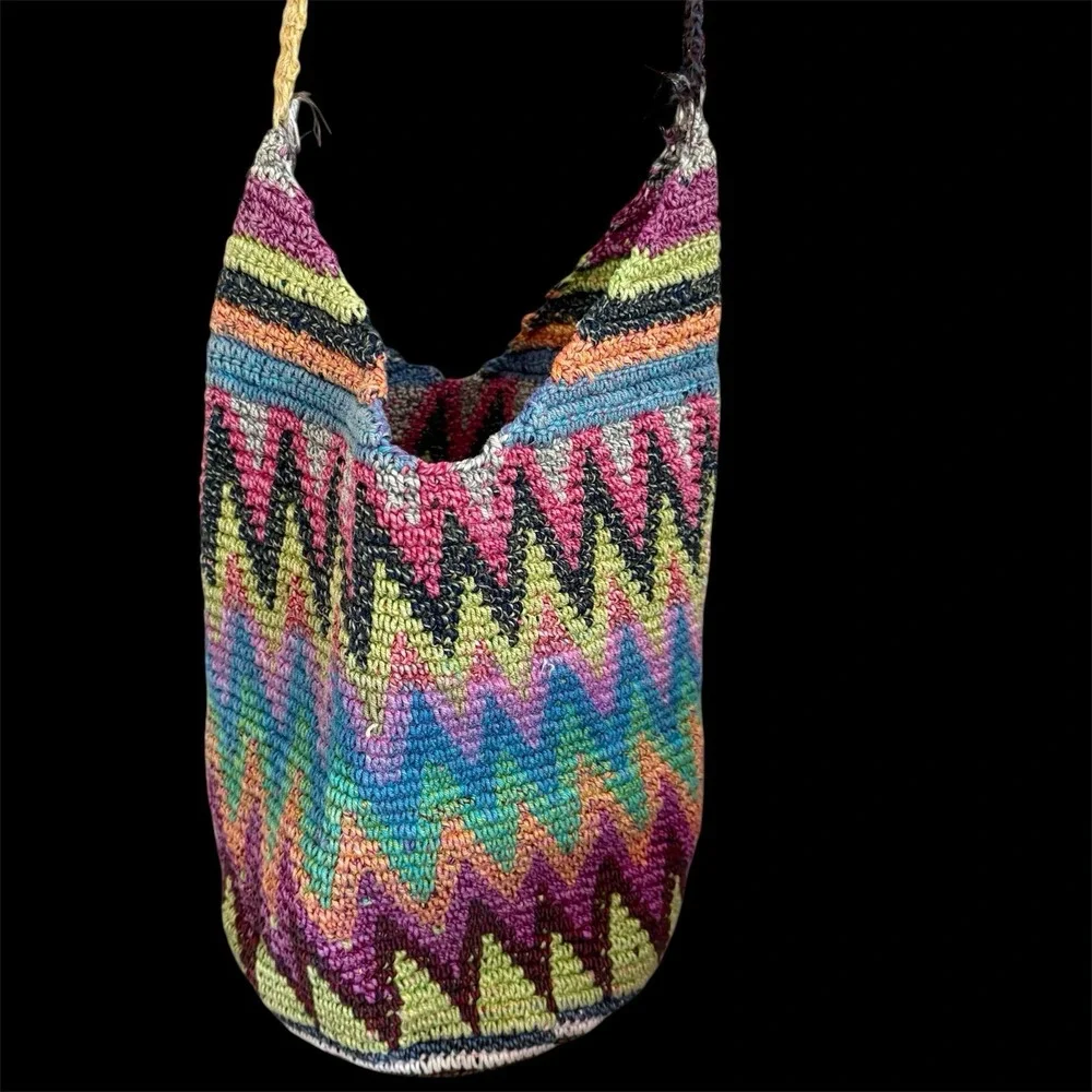 Vtg Y2K 90s Crochet Crossbody Bag Boho Rainbow Bucket Purse Hobo Hippie Festival